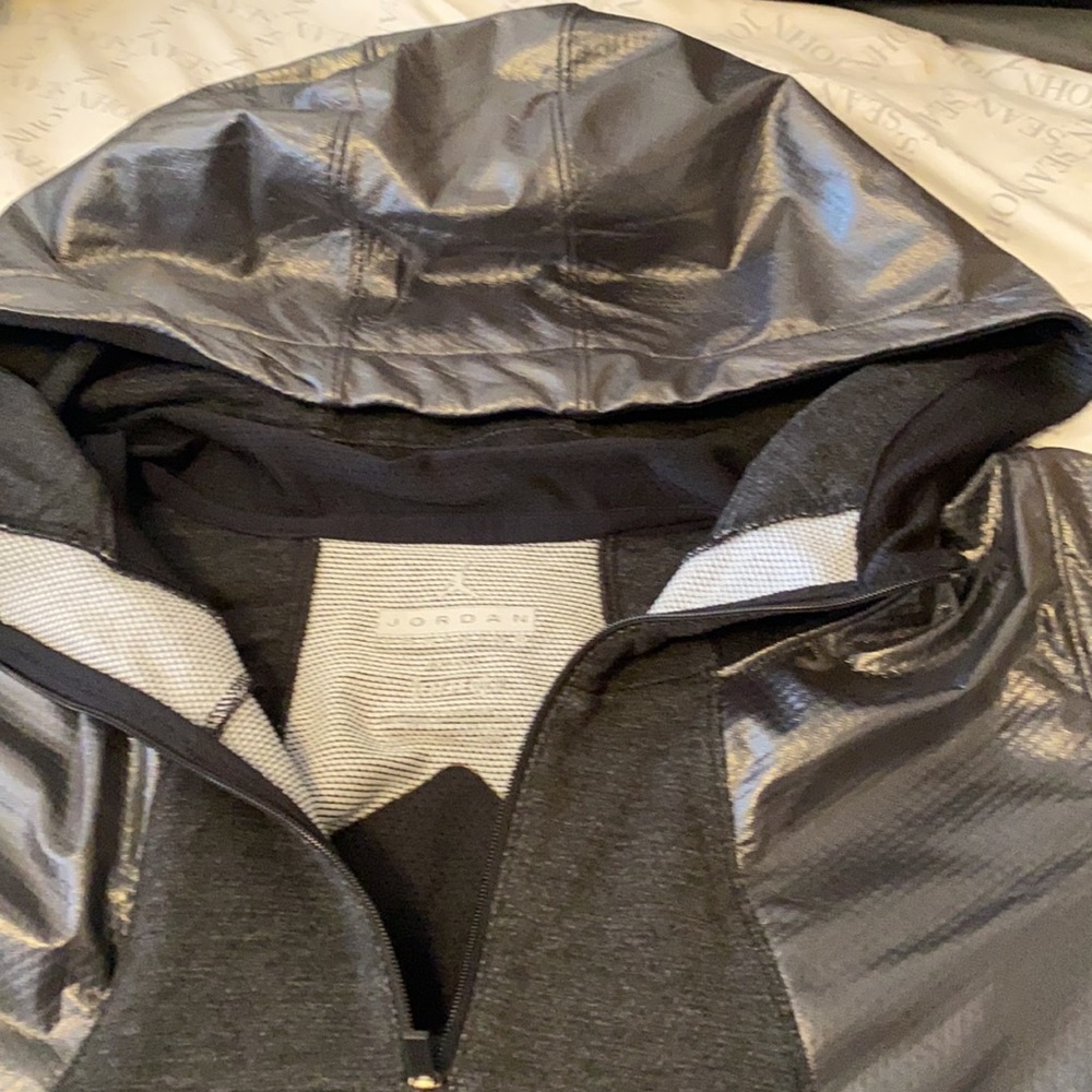 Men’s Jacket - Picture 4 of 5